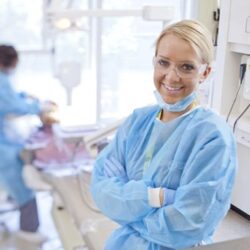 dental-assistant-student