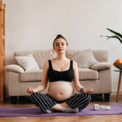 Prenatal yoga (1)