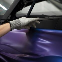 auto-service-salon-doign-car-wrapping-scaled-1