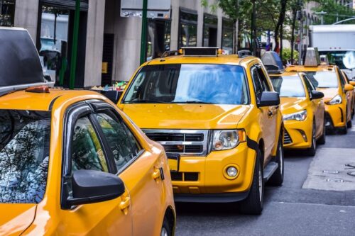 row-yellow-taxis-from-new-york-city-street-concept-transport-travel-manhattan-new-york-usa_207709-345 row-yellow-taxis-from-new-york-city-street-concept-transport-travel-manhattan-new-york-usa_207709-345