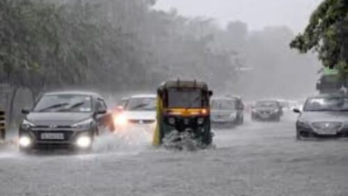 बारिश की वजह से दिल्ली में IMD का रेड अलर्ट, पेड़ गिरने से चार की मौत बारिश की वजह से दिल्ली में IMD का रेड अलर्ट, पेड़ गिरने से चार की मौत