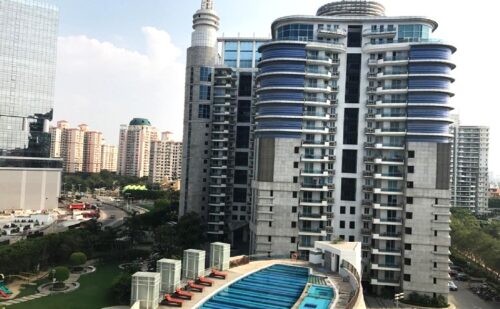 Service Apartments in Dlf Pinnacle Service Apartments in Dlf Pinnacle