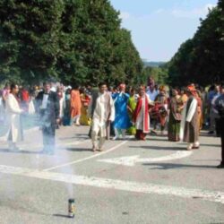 Do Indian Wedding DJs in Pennsylvania Offer MC Services, Uplighting, and Baraat Sound Systems