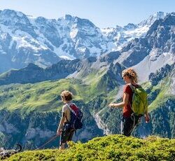 14.-ST_3x2_Hiking-Murren-Schilthorn_86570-copy-319x230