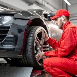 car-service-worker-changing-wheel-rkxissagzcveawprqe6vpb0x8pdqgesewoxjvfse80