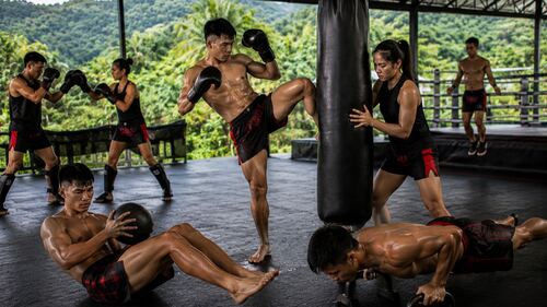 Develop Fitness And Fighting Skills With A Structured Muay Thai Workout Program (1) Develop Fitness And Fighting Skills With A Structured Muay Thai Workout Program (1)