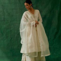vinusto v neck kurti white