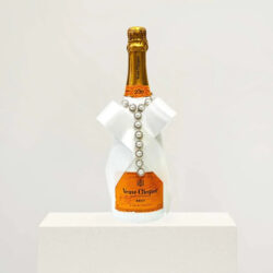 hand-painted-veuve-clicquot-champagne-wedding--900x900.jpg