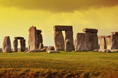 Tours to Stonehenge.. Tours to Stonehenge..