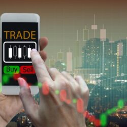 cropped-hand-man-trading-online-smart-phone_40362-1170