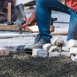 worker-5875344_640