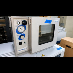 WR Vacuum Oven