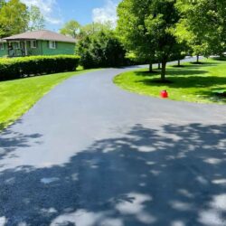 blacktop-driveway-installation-1
